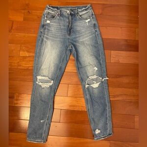 American Eagle Straight Mom Jean
